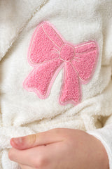 white kids bathrobe with pink bows patches - witte kinderbadjas met strikjes  